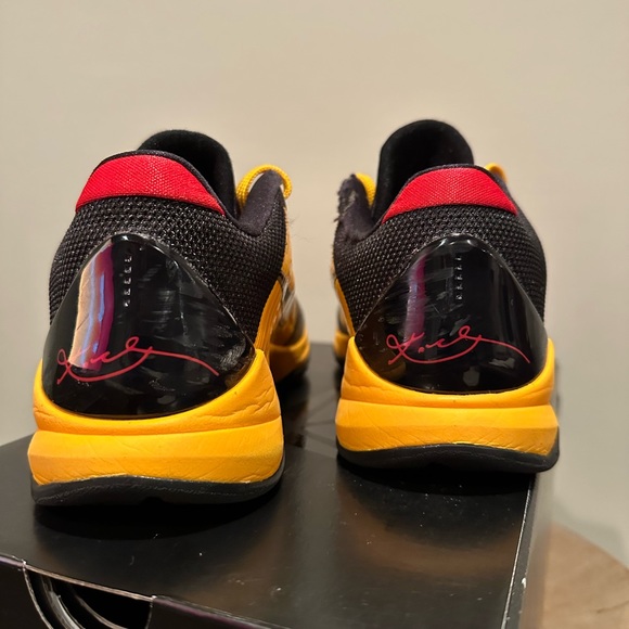 🔥🔥NIKE KOBE 5 PROTRO BRUCE LEE 🔥🔥🔥🔥🔥🔥🔥🔥🔥🔥🔥🔥🔥🔥🔥🔥🔥🔥 - Picture 3 of 6